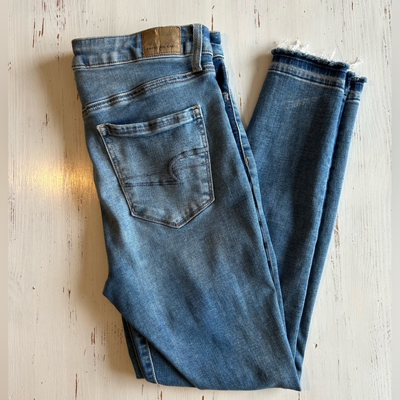 American Eagle Super Stretch Two Toned Skinny Jeans Sz 10 - Picture 2 of 6